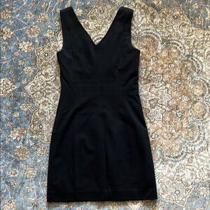 Theory v-neck dress - beautifully constructed